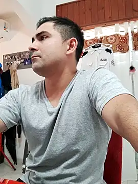 Bradd 32 online show from April 13, 2026, 11:27 am