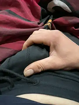 adiluci1 online show from March 15, 2026, 3:12 am