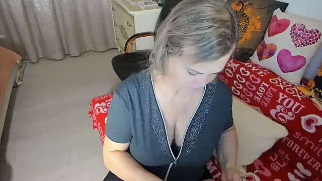 MildMature online show from November 18, 2025, 6:12 pm