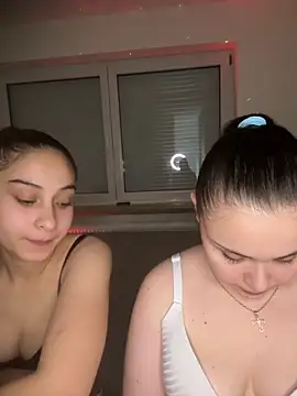 Snapshot of FemmeAffair chatting on March 4, 2026, 9:10 pm FemmeAffair online show from March 4, 2026, 9:10 pm