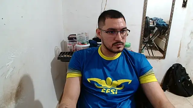 Leonino231 online show from November 4, 2025, 8:41 pm