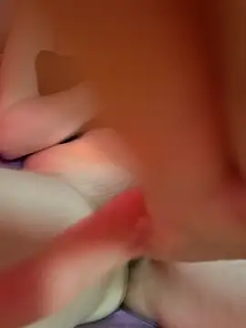 katheline  online show from April 18, 2026, 12:53 pm