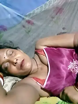 Snapshot of Savita992 chatting on July 2, 2026, 7:31 pm Savita992 online show from July 2, 2026, 7:31 pm