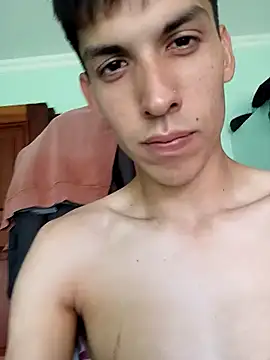 frankitocam4 online show from December 3, 2025, 2:04 pm