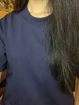 Nhinhi18 online show from September 12, 2025, 3:23 pm