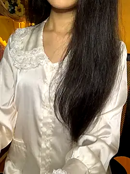 Nhinhi18 online show from September 25, 2025, 3:38 pm