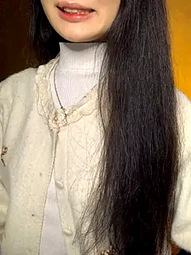 Nhinhi18 online show from January 7, 2026, 3:47 pm