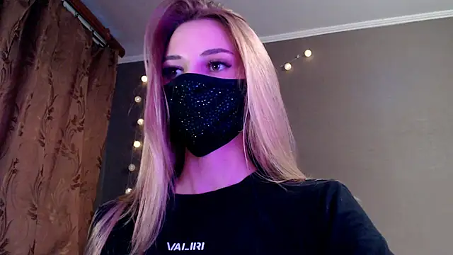 Snapshot of Iris_lave chatting on May 14, 2026, 5:31 pm Iris lave online show from May 14, 2026, 5:31 pm