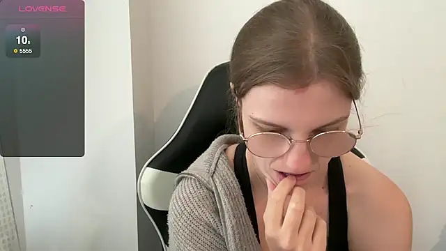 BustyKellyXXX online show from November 13, 2025, 10:03 am