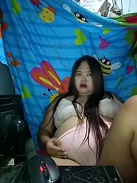 sweetbigtits19 online show from March 18, 2026, 1:47 pm