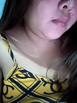 sweetbigtits19 online show from April 11, 2026, 4:11 pm