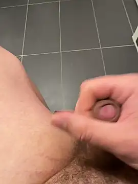 Whitecock1020 online show from February 18, 2026, 5:20 pm