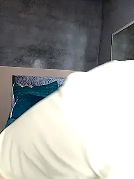 Moretl online show from November 22, 2025, 8:19 pm