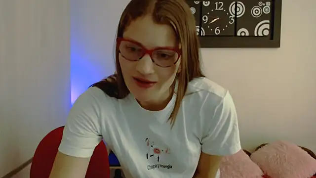 Snapshot of Camila-ventura chatting on May 19, 2026, 8:15 pm Camila-ventura online show from May 19, 2026, 8:15 pm