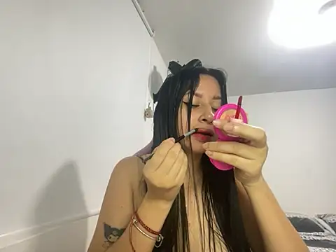 lucy grey25 online show from October 31, 2025, 3:24 pm