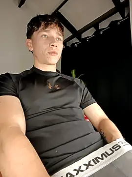 Logan sixxer online show from September 17, 2025, 10:55 pm