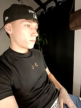 Logan sixxer online show from September 20, 2025, 10:44 pm