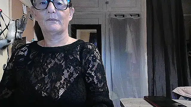 Snapshot of Mistress-Ivy51 chatting on October 21, 2025, 6:36 am Mistress-Ivy51 online show from October 21, 2025, 6:36 am