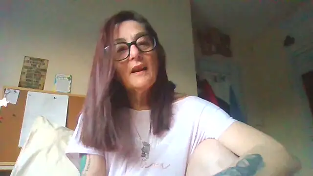 Snapshot of Mistress-Ivy51 chatting on April 27, 2026, 5:05 am Mistress-Ivy51 online show from April 27, 2026, 5:05 am