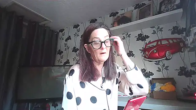 Snapshot of Mistress-Ivy51 chatting on April 29, 2026, 5:11 am Mistress-Ivy51 online show from April 29, 2026, 5:11 am