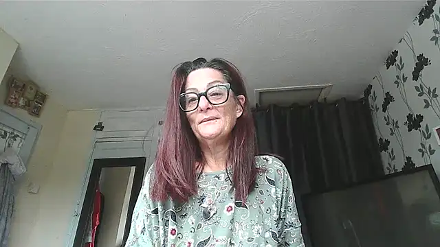 Snapshot of Mistress-Ivy51 chatting on May 6, 2026, 5:25 am Mistress-Ivy51 online show from May 6, 2026, 5:25 am