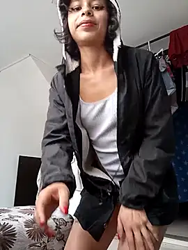 Snapshot of Tendercouple1 chatting on November 4, 2025, 7:13 pm Tendercouple1 online show from November 4, 2025, 7:13 pm