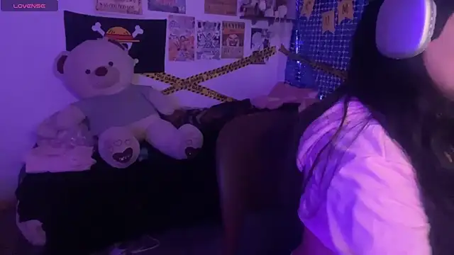 PixelKitty  online show from December 5, 2025, 6:48 pm