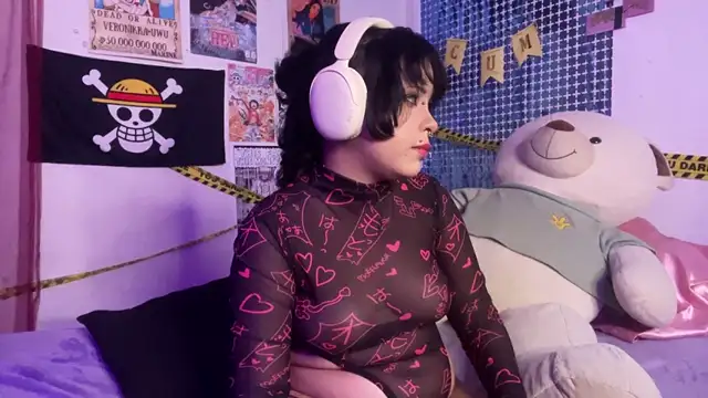 Snapshot of PixelKitty_ chatting on June 13, 2026, 3:37 am PixelKitty online show from June 13, 2026, 3:37 am