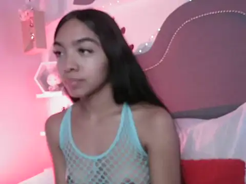 pocahontamoon online show from November 15, 2025, 1:29 pm