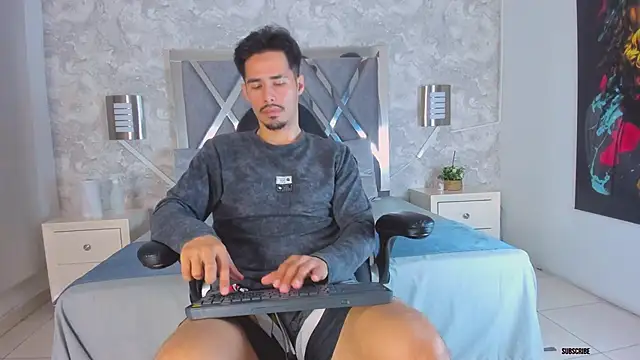 Snapshot of loghan_fox chatting on September 26, 2025, 3:32 am loghan fox online show from September 26, 2025, 3:32 am