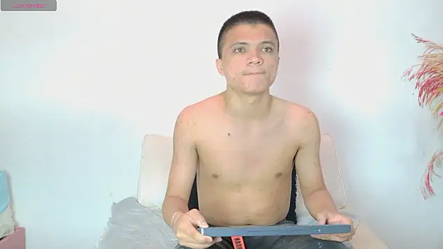 aly n sebas online show from March 21, 2026, 3:44 am