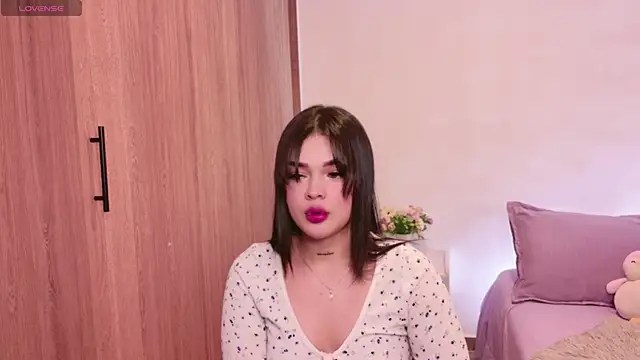 DulceDuarte online show from November 3, 2025, 4:14 am