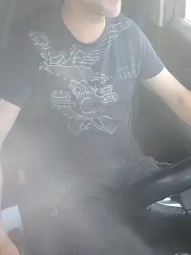 cazzoweb online show from April 27, 2026, 3:43 pm