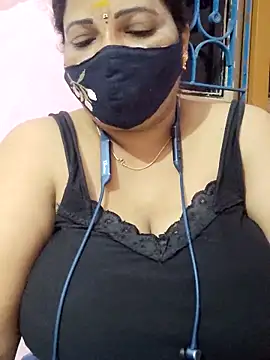 Snapshot of lathikaqueentamil chatting on September 10, 2025, 5:35 pm lathikaqueentamil online show from September 10, 2025, 5:35 pm