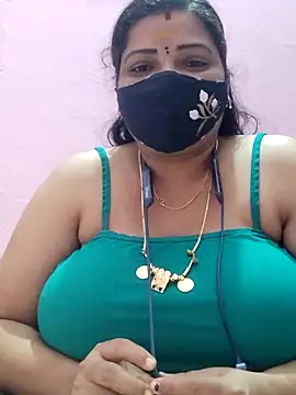 Snapshot of lathikaqueentamil chatting on September 22, 2025, 7:10 am lathikaqueentamil online show from September 22, 2025, 7:10 am