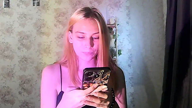 ClaireLaSweet online show from October 4, 2025, 3:48 am