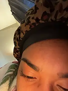 Tu GataLinda online show from January 13, 2026, 1:49 pm