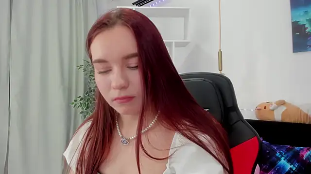 NoraHaynes online show from October 20, 2025, 3:07 am