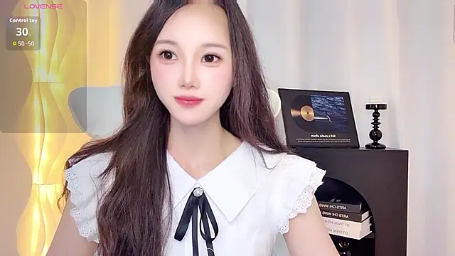 Snapshot of Aiyi909- chatting on July 19, 2026, 2:21 pm Aiyi909- online show from July 19, 2026, 2:21 pm