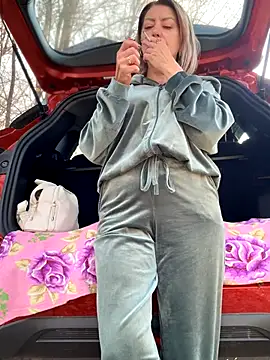 Milena-MilfaXXX online show from October 24, 2025, 4:09 am