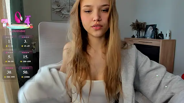 Snapshot of flooora_0 chatting on May 9, 2026, 2:28 am flooora 0 online show from May 9, 2026, 2:28 am