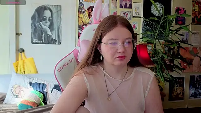 Sienna-Cow online show from September 30, 2025, 11:37 am