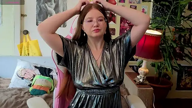 Sienna-Cow online show from October 4, 2025, 11:19 am