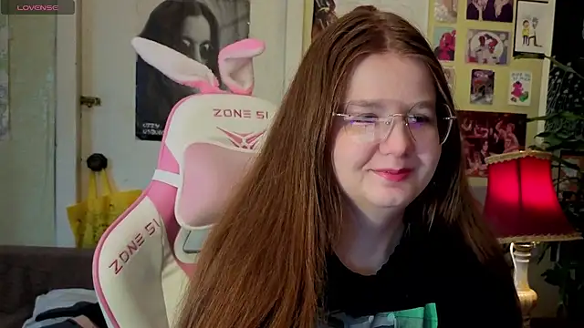 Sienna-Cow online show from October 16, 2025, 1:01 pm