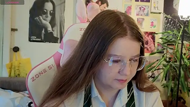 Sienna-Cow online show from October 23, 2025, 12:26 pm