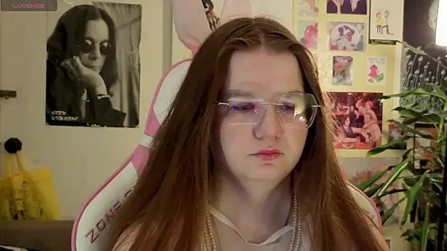 Sienna-Cow online show from October 25, 2025, 1:07 pm