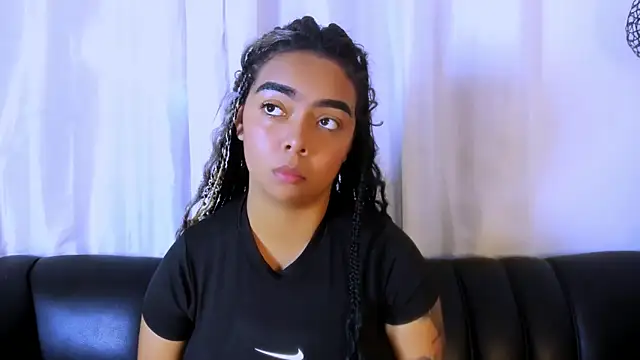 nahomy ryans online show from December 19, 2025, 8:49 pm