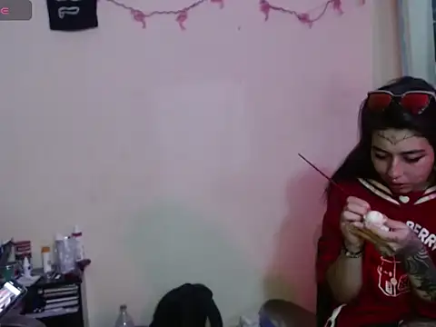 saenzjulieta1 online show from September 27, 2025, 5:40 pm