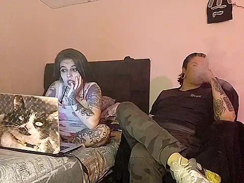 saenzjulieta1 online show from October 11, 2025, 1:42 pm