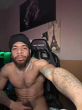 Snapshot of 1mistaGoodWood chatting on January 18, 2026, 4:05 am 1mistaGoodWood online show from January 18, 2026, 4:05 am